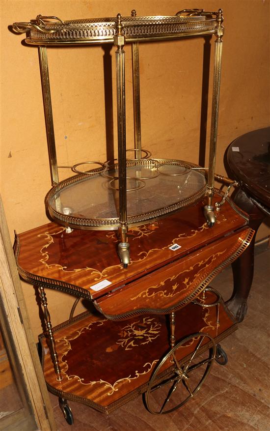 2 tea trays